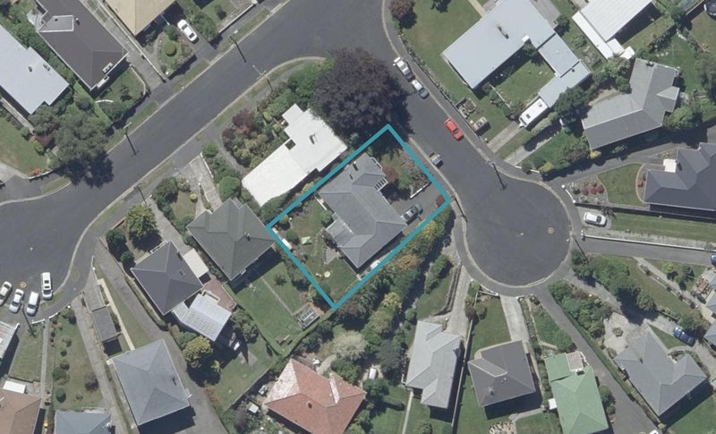 33 Derwent Street, Helensburgh, Dunedin - Carousel 1