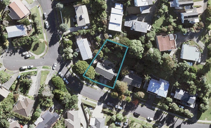 47 Topliss Drive, Northcross, Auckland - Carousel 1