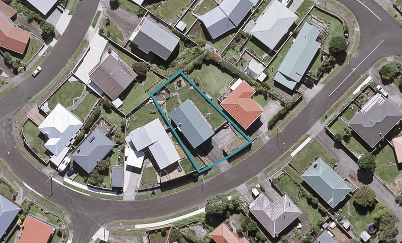 11 Melrose Street, Spotswood, New Plymouth - Carousel 1