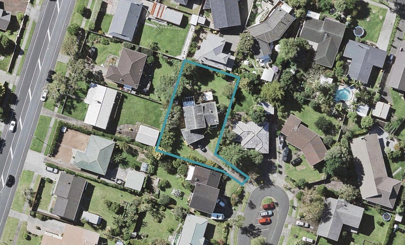 16 Baringa Place, Botany Downs, Auckland - Carousel 1