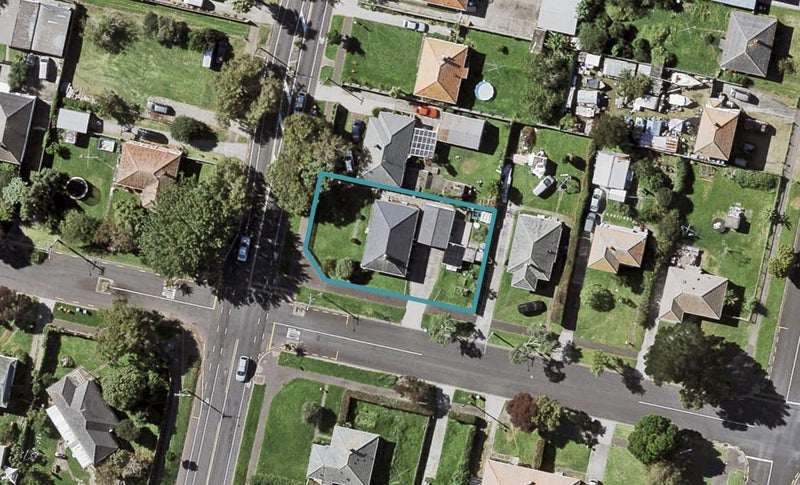 28 Erima Avenue, Point England, Auckland - Carousel 1