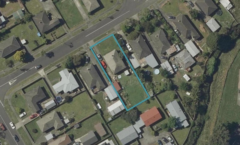 4 Montrose Place, Takaro, Palmerston North - Carousel 1