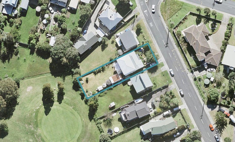 3 Shakespear Road, Army Bay, Whangaparaoa - Carousel 1