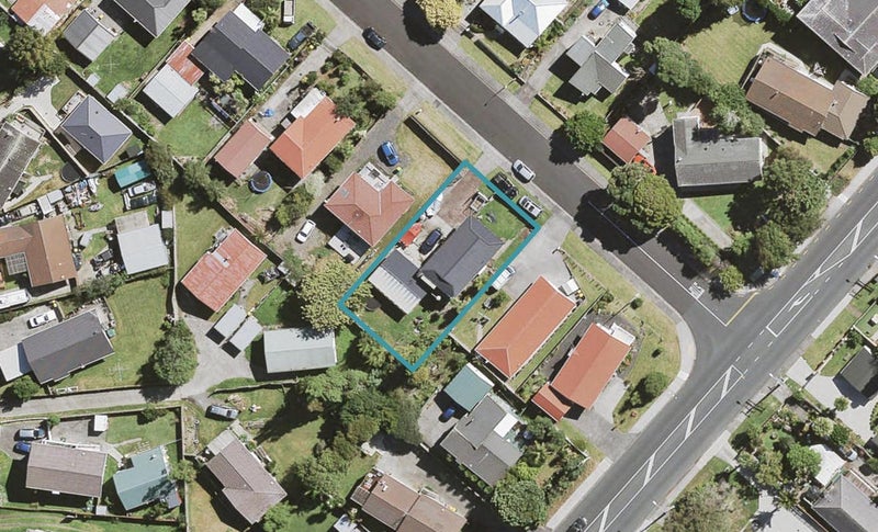 4 Solea Road, Sunnyvale, Auckland - Carousel 1