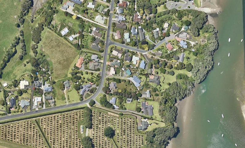 218 Tanners Point Road, Tanners Point, Katikati - Carousel 1