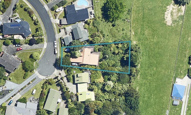 16 Taiporutu Place, Springfield, Rotorua - Carousel 1