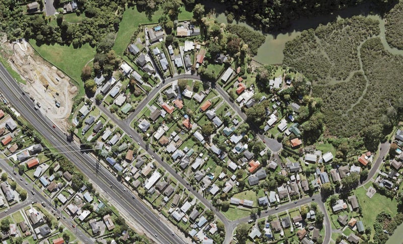 15E Lowtherhurst Road, Massey, Auckland - Carousel 1