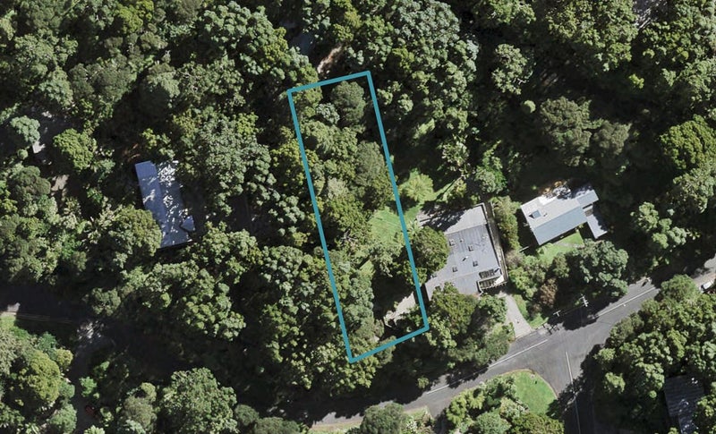 5 Taraire Road, Titirangi, Auckland - Carousel 1