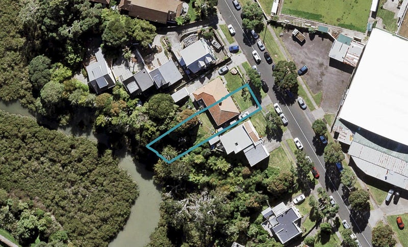 14 Reid Road, New Lynn, Auckland - Carousel 1
