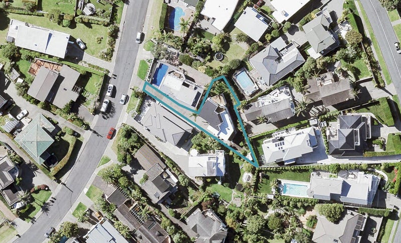 17A Vaughan Crescent, Murrays Bay, Auckland - Carousel 1