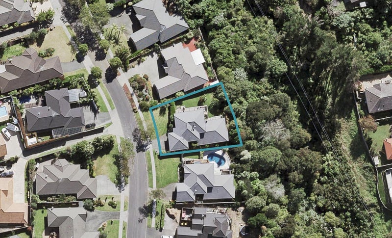 124 Te Wharau Drive, Greenhithe, Auckland - Carousel 1