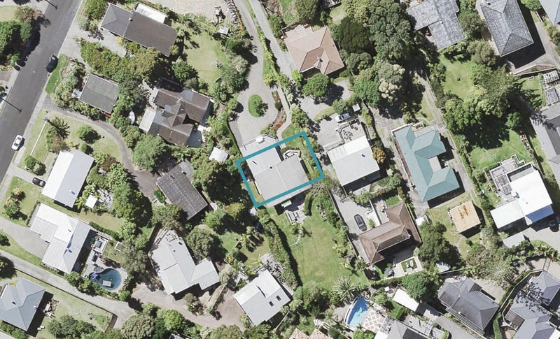 32B Newhaven Terrace, Mairangi Bay, Auckland - Carousel 1