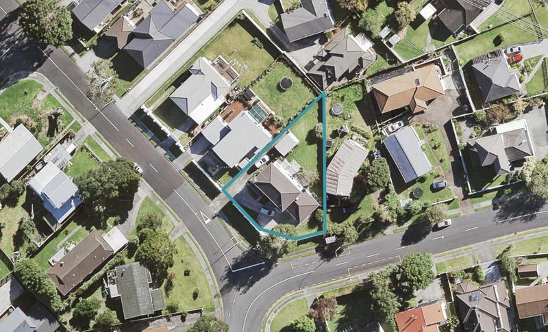 169 Halsey Drive, Lynfield, Auckland - Carousel 1