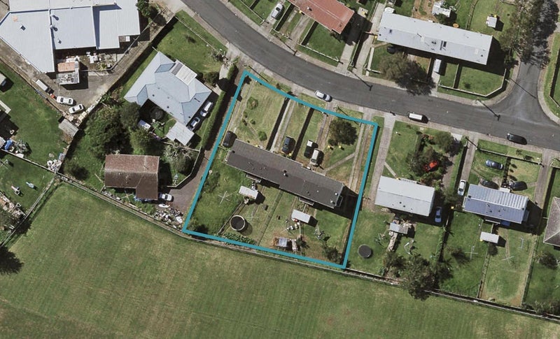 12 Franich Street, Ōtara, Auckland - Carousel 1