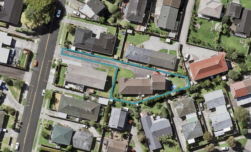 1/137 Glenmore Road, Sunnyhills, Auckland - Carousel 1