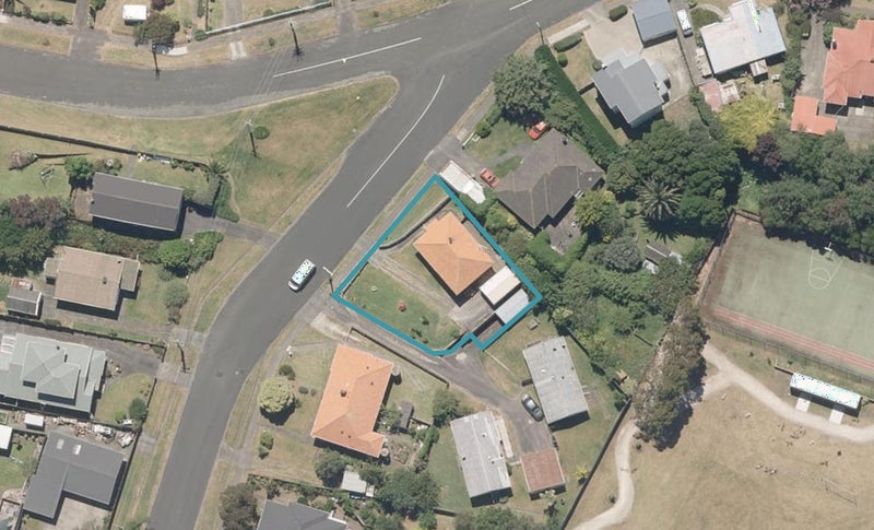 16/1 Cambridge Street, Gonville, Whanganui - Carousel 1