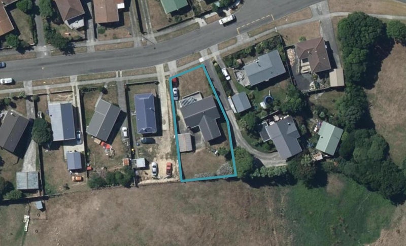121 Pikarere Street, Titahi Bay, Porirua - Carousel 1