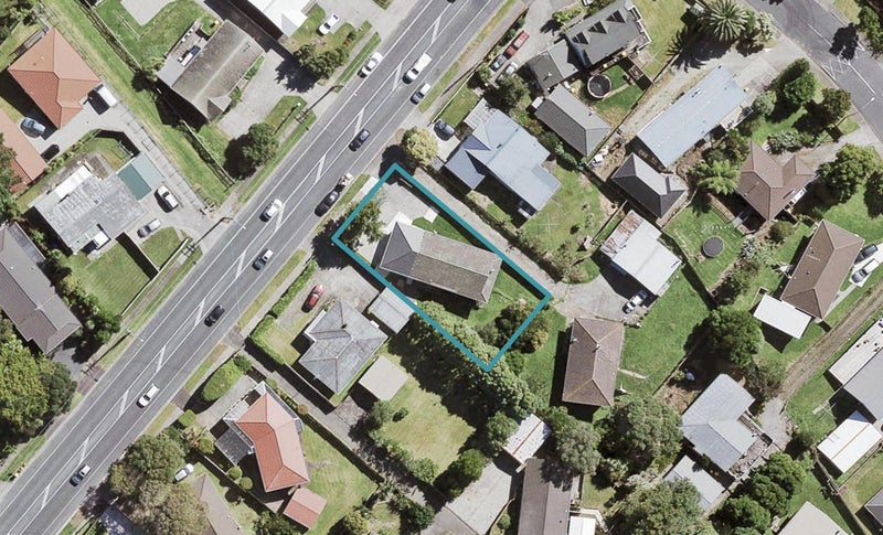 38 Forest Hill Road, Henderson, Auckland - Carousel 1