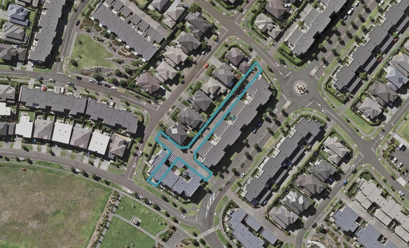 43 Tephra Boulevard, Stonefields, Auckland - Carousel 1