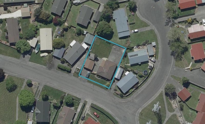 7 Pensacola Crescent, Broomfield, Christchurch - Carousel 1