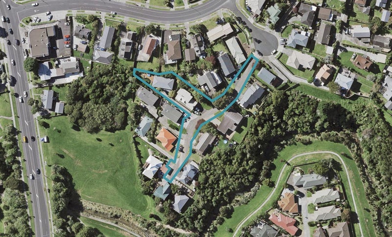 2/7 Jay Court, Botany Downs, Auckland - Carousel 1
