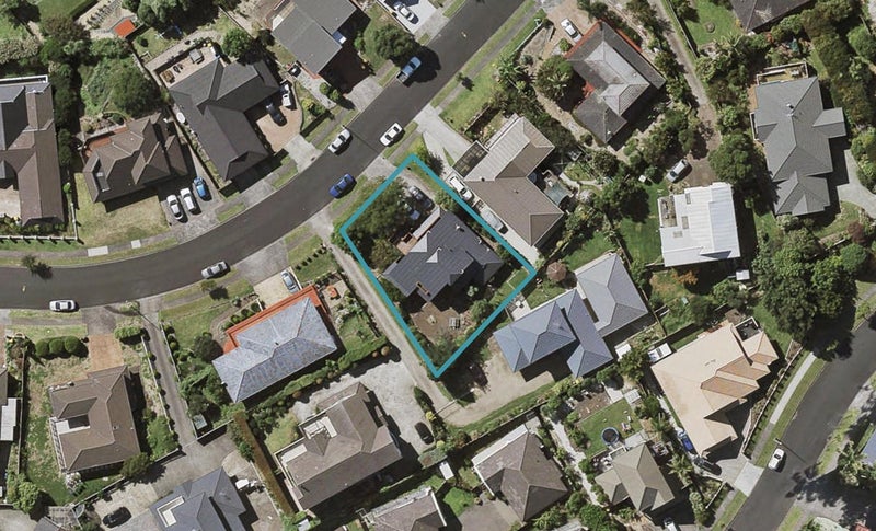 14 Ewhurst Place, Goodwood Heights, Auckland - Carousel 1