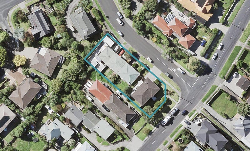 52 Mellons Bay Road, Mellons Bay, Auckland - Carousel 1