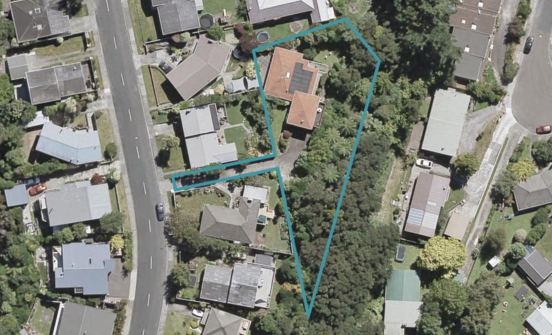 35 Sunbrae Drive, Silverstream, Upper Hutt - Carousel 1