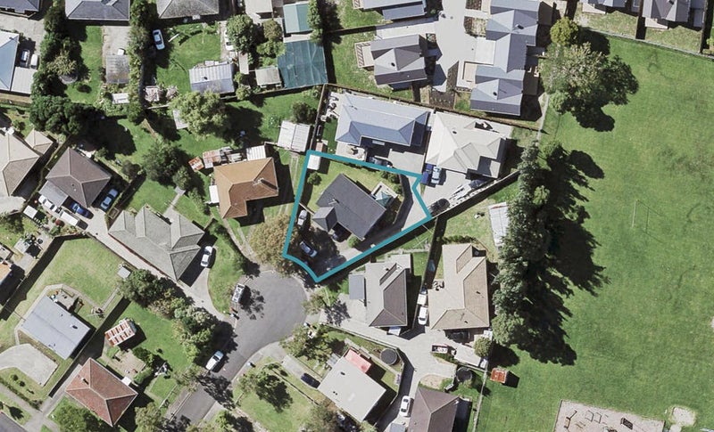 7 Marino Place, Glen Innes, Auckland - Carousel 1