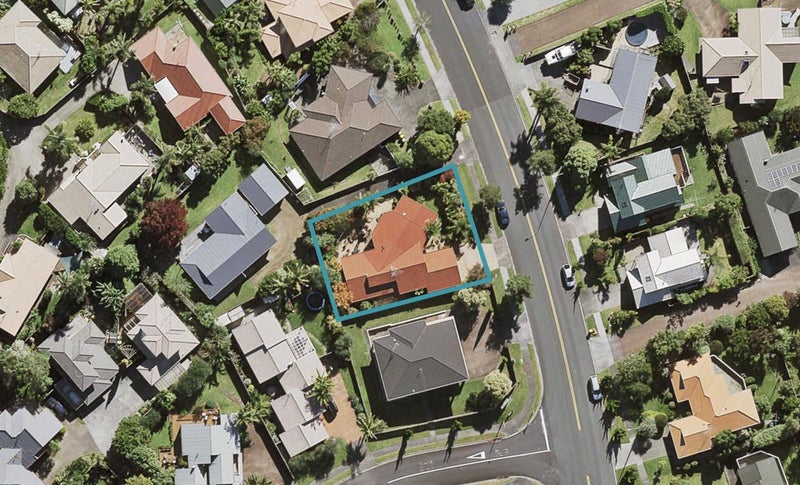 40 Unsworth Drive, Unsworth Heights, Auckland - Carousel 1