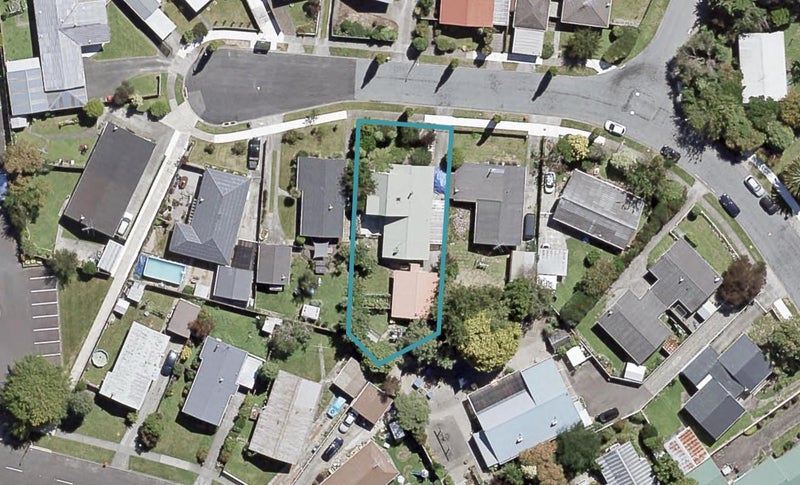 15 Denver Grove, Totara Park, Upper Hutt - Carousel 1