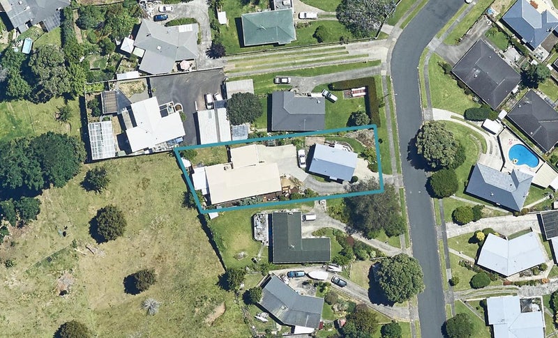 15 Upland Street, Brookfield, Tauranga - Carousel 1