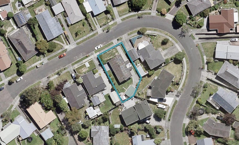 13 Omaha Grove, Totara Park, Upper Hutt - Carousel 1