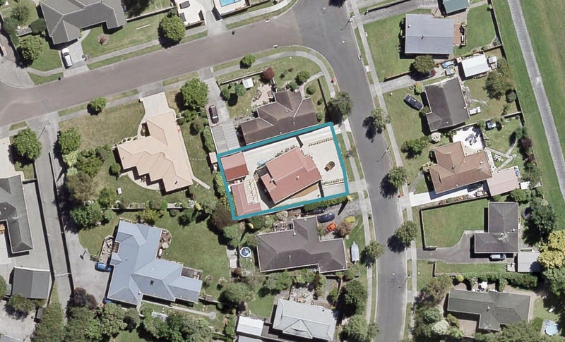 13 Delaware Grove, Totara Park, Upper Hutt - Carousel 1