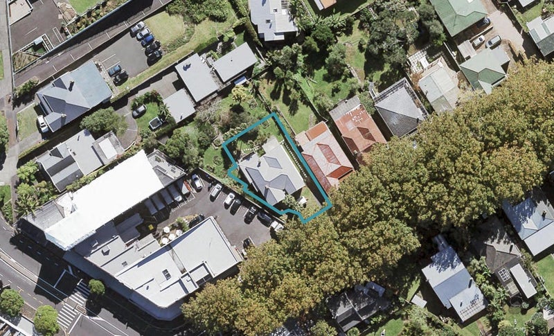 2 Hakanoa Street, Grey Lynn, Auckland - Carousel 1