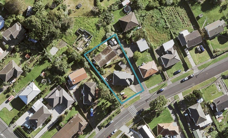 13A Howell Crescent, Mount Roskill, Auckland - Carousel 1