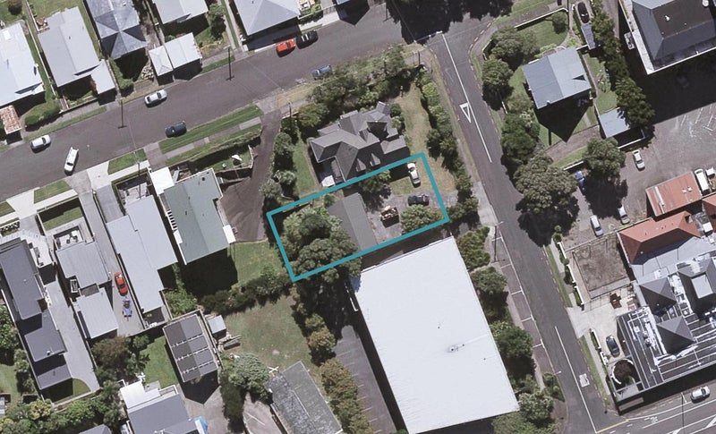 4 Brown Street, Strandon, New Plymouth - Carousel 1