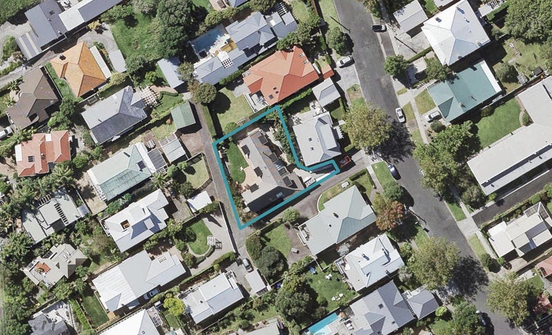 9 North Avenue, Narrow Neck, Auckland - Carousel 1