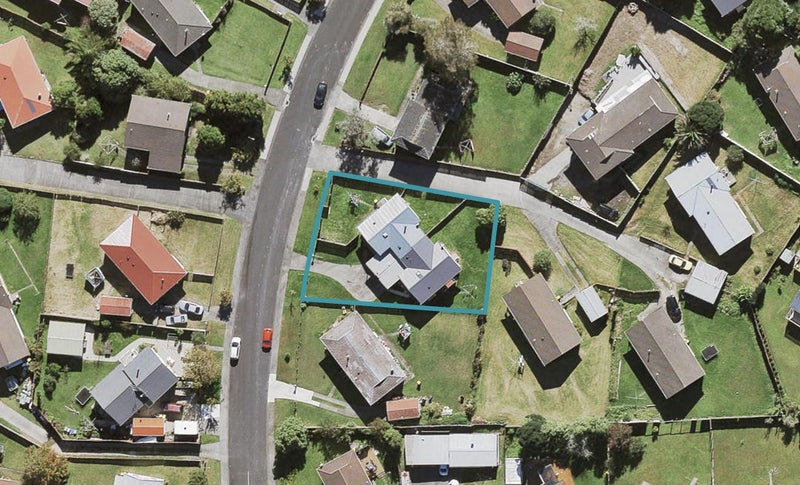 5 Brougham Place, West Harbour, Auckland - Carousel 1