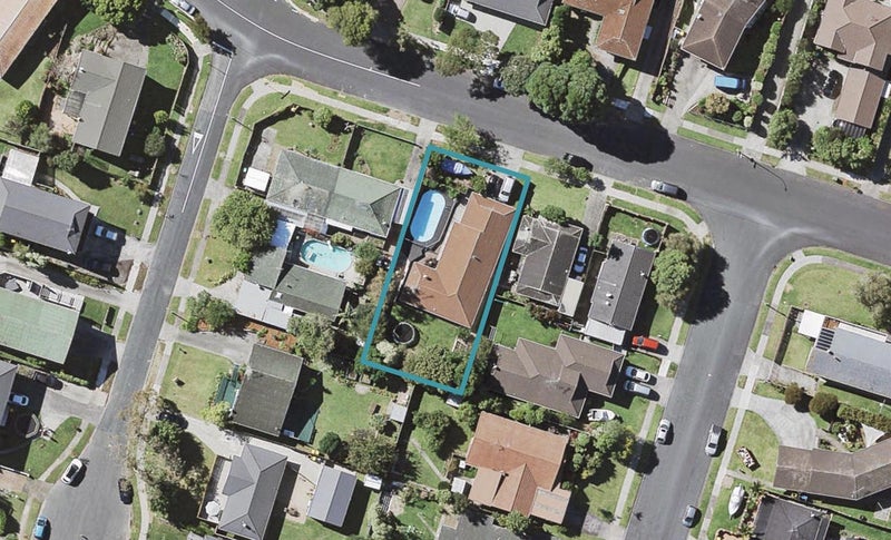 13B Kurnell Drive, Botany Downs, Auckland - Carousel 1