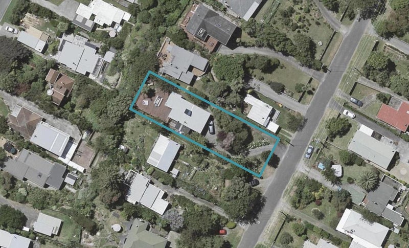 32 Dale Road, Raumati South, Paraparaumu - Carousel 1