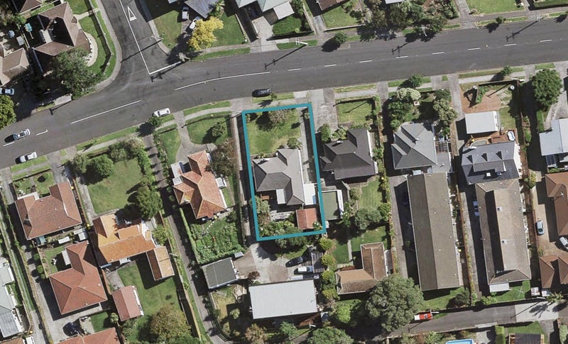 19 GRANDE VUE RD, MANUREWA, AUCKLAND - Carousel 1