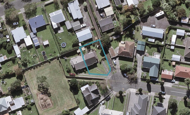 8 Clovelly Street, Brooklands, New Plymouth - Carousel 1