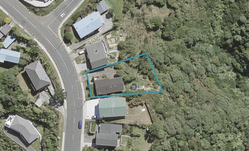 114 Dowse Drive, Maungaraki, Lower Hutt - Carousel 1