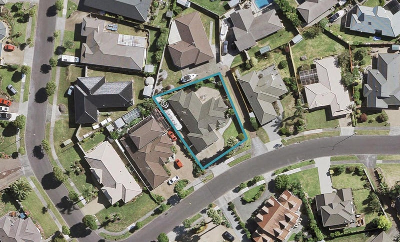 51 Glenross Drive, Wattle Downs, Auckland - Carousel 1