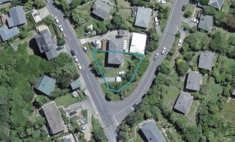 27C Victory Avenue, Karori, Wellington - Carousel 1