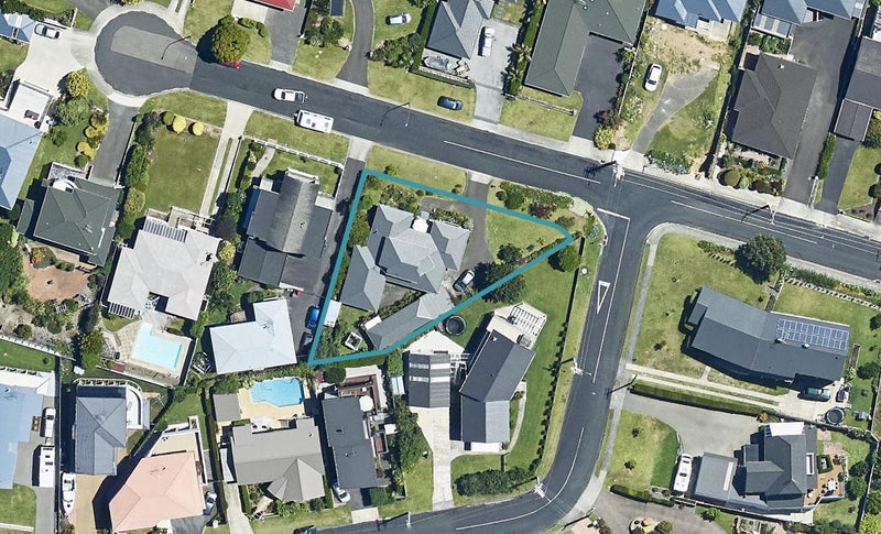 14 Tirinui Crest Road, Otumoetai, Tauranga - Carousel 1