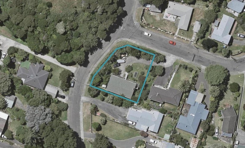 38 Clunie Avenue, Raumati South, Paraparaumu - Carousel 1