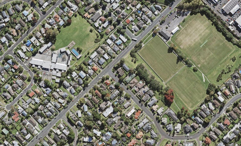 1/87 Velma Road, Hillcrest, Auckland - Carousel 1
