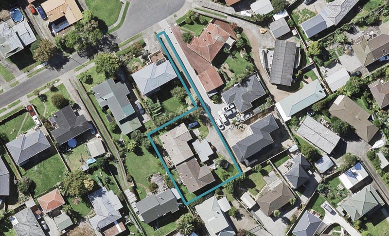 1/14 Cheam Place, Pakuranga Heights, Auckland - Carousel 1